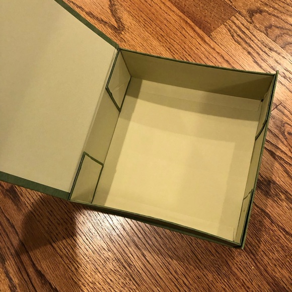 Gucci Green Magnetic Square Box - Picture 7 of 8